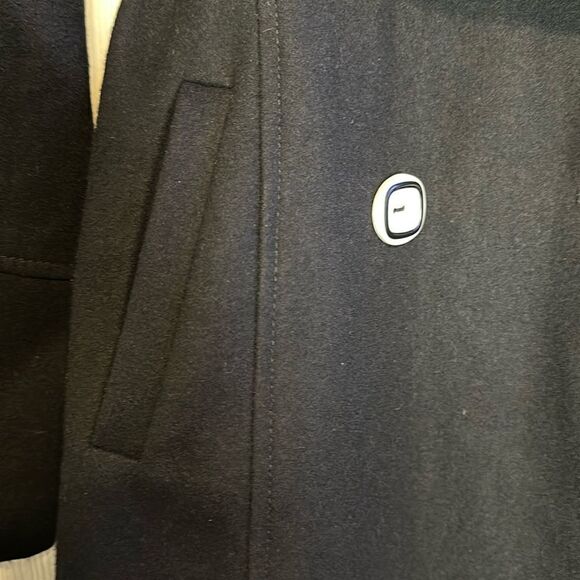 Guess Retro Black Double Breasted Wool Trench Coat-RARE
Size Medium - Picture 11 of 17
